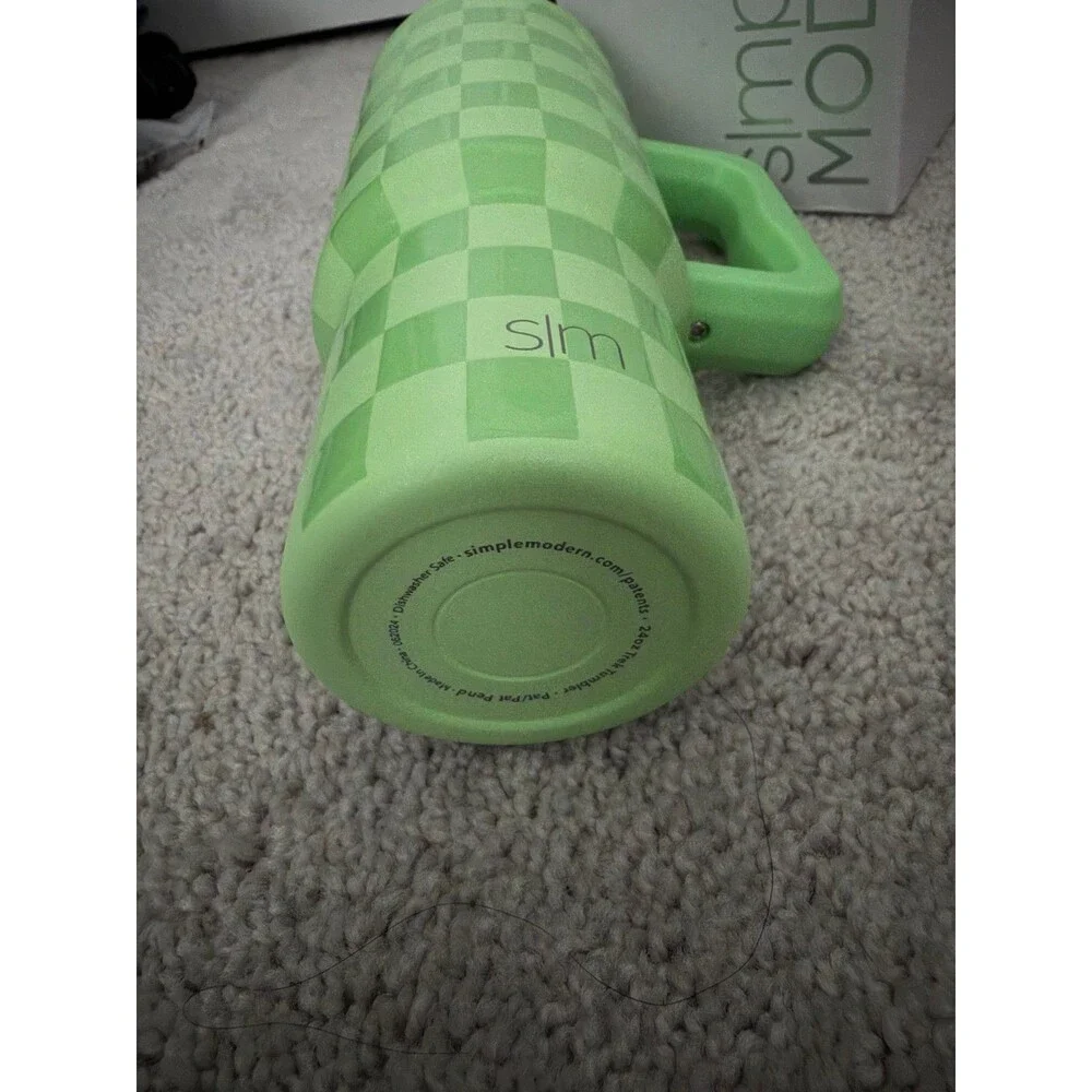 NEW Simple Modern Trek Tumbler 24oz Green Checkered Spill Proof Silicone Straw